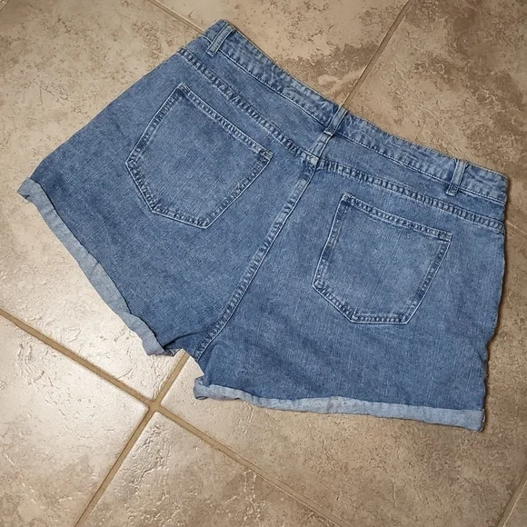 Shein distressed jean shorts - Picture 3 of 5
